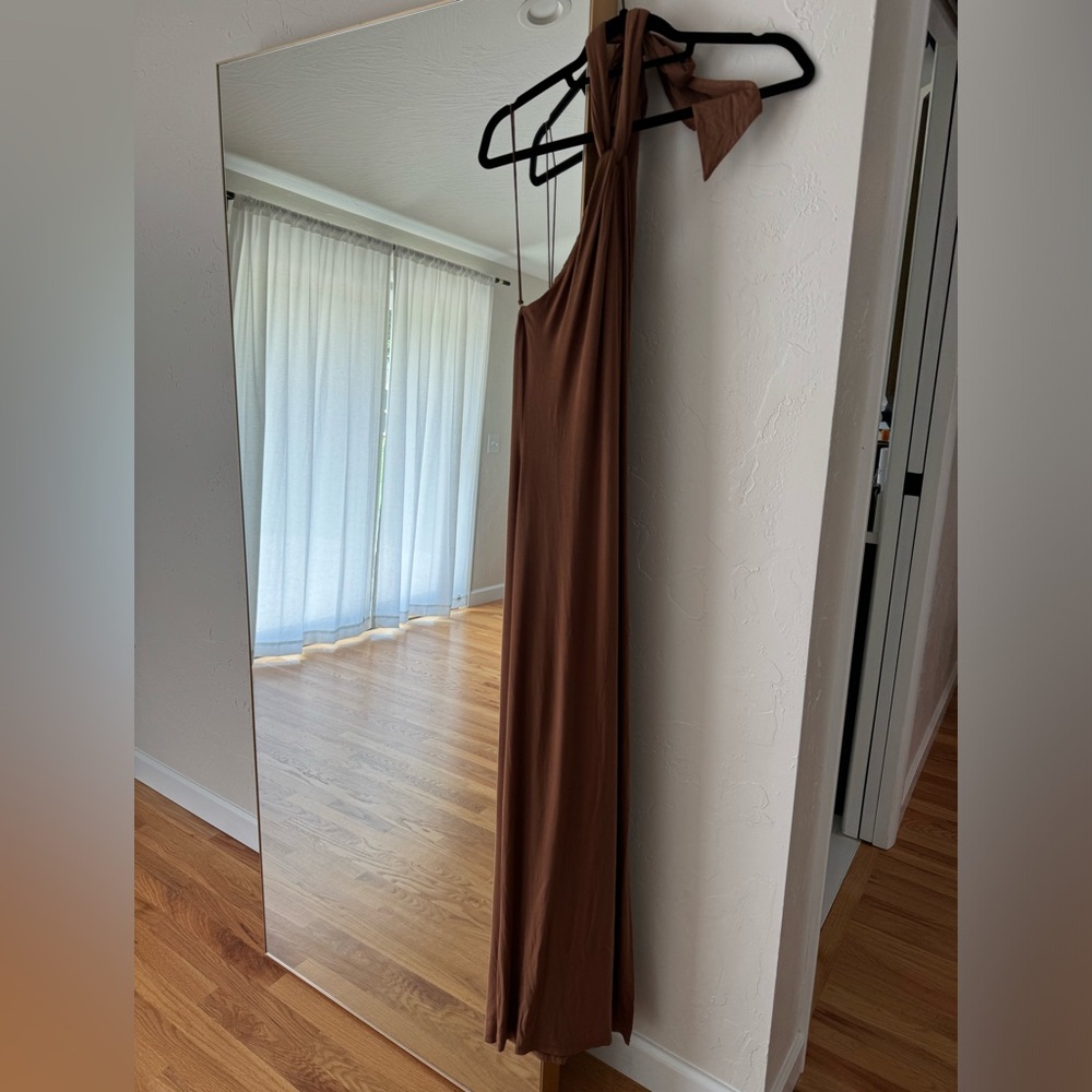 Alicia & Olivia Amaya Halter Dress - Picture 4 of 8